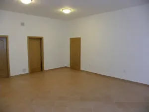 Pronájem obchodního prostoru, Jihlava, Benešova, 234 m2