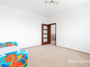 Pronájem rodinného domu, Šestajovice, Sukova, 204 m2