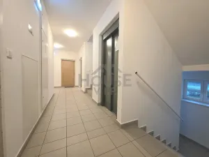Pronájem bytu 2+kk, Praha - Horní Měcholupy, Boloňská, 65 m2