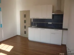 Pronájem bytu 2+kk, Kladno, Jeronýmova, 42 m2