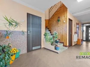 Prodej rodinného domu, Zlechov, 195 m2