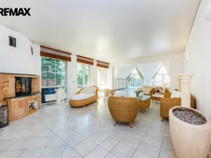 Prodej kanceláře, Praha, U zahrádek, 433 m2