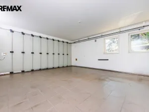 Prodej kanceláře, Praha, U zahrádek, 433 m2