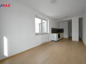 Pronájem bytu 1+kk, Hradec Králové - Pražské Předměstí, Blažíčkovo náměstí, 30 m2