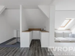 Prodej rodinného domu, Stará Huť, Družstevní, 142 m2