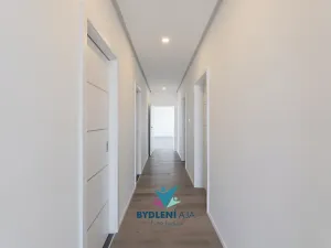 Prodej rodinného domu, Dubí, V Aleji, 206 m2