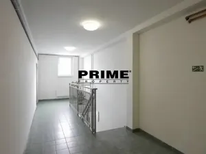 Pronájem kanceláře, Praha - Malešice, Tiskařská, 206 m2