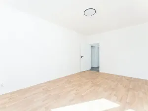 Prodej bytu 3+1, Praha - Malešice, Káranská, 76 m2