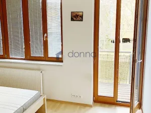 Pronájem bytu 2+kk, Praha, U stanice, 68 m2