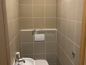 Pronájem bytu 2+kk, Praha, U stanice, 68 m2