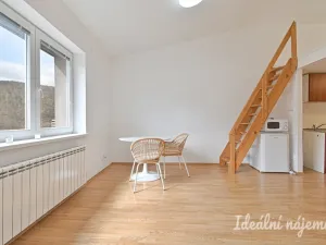 Pronájem bytu 1+kk, Adamov, Osvobození, 30 m2