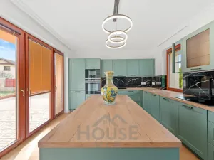 Prodej vily, Babice, Okružní, 200 m2