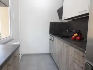 Pronájem bytu 2+kk, Praha - Kobylisy, Jelínkova, 47 m2