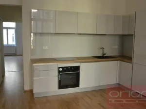 Pronájem bytu 2+kk, Praha - Karlín, Křižíkova, 63 m2