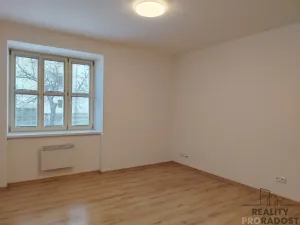 Pronájem bytu 2+kk, Znojmo, nám. Kpt. Otm. Chlupa, 47 m2