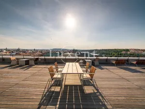 Pronájem kanceláře, Praha - Karlín, Ke Štvanici, 570 m2