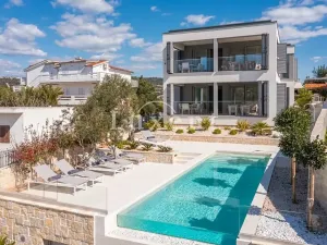 Prodej vily, Rogoznica, Chorvatsko, 675 m2