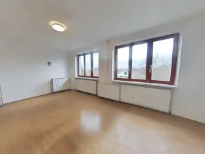 Pronájem bytu 3+1, Jersín, 70 m2