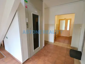 Pronájem bytu 1+1, Praha - Krč, V Štíhlách, 39 m2