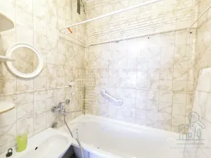 Prodej bytu 3+1, Ostrov, Severní, 68 m2