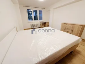 Pronájem bytu 2+1, Praha, Věšínova, 68 m2