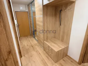 Pronájem bytu 2+1, Praha, Věšínova, 68 m2
