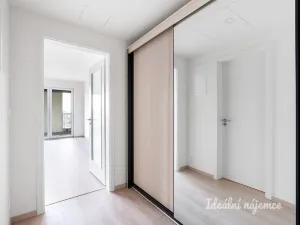 Pronájem bytu 1+kk, Praha - Hloubětín, Poděbradská, 40 m2