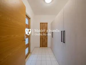 Pronájem bytu 1+kk, Dolní Kounice, Masarykovo náměstí, 35 m2