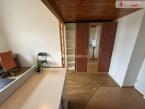 Pronájem bytu 1+kk, Praha - Smíchov, Kmochova, 25 m2