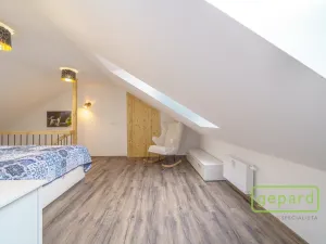 Prodej bytu 3+1, Karlovy Vary, Šumavská, 99 m2