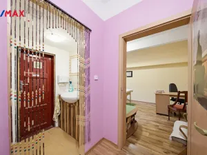 Prodej obchodního prostoru, Karlovy Vary, Jugoslávská, 142 m2