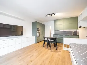 Pronájem bytu 1+kk, Praha, Milánská, 35 m2