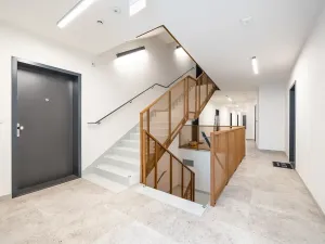 Pronájem bytu 1+kk, Praha, Milánská, 35 m2