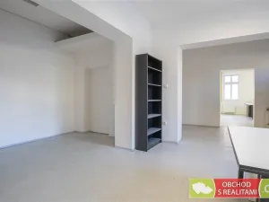 Prodej kanceláře, Chrudim - Chrudim IV, Lupáčova, 612 m2