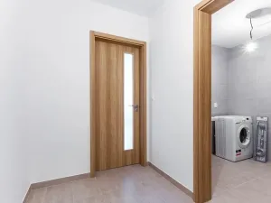 Pronájem bytu 2+kk, Praha - Vysočany, Strnadových, 55 m2