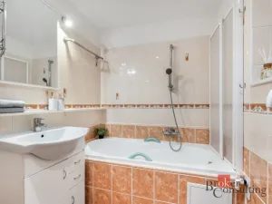 Prodej bytu 4+1, Liberec - Liberec VI-Rochlice, Dobiášova, 98 m2