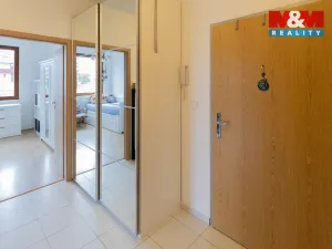 Pronájem bytu 2+kk, Čelákovice, náměstí 5. května, 60 m2