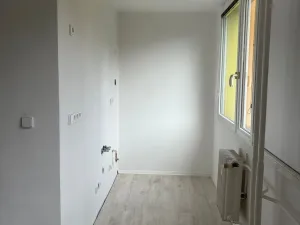 Prodej bytu 1+kk, Praha, Veltruská, 27 m2