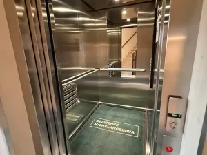 Pronájem bytu 1+kk, Praha - Strašnice, Michelangelova, 37 m2