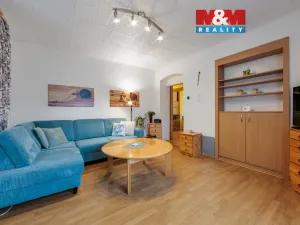 Prodej bytu 2+1, Karlovy Vary - Bohatice, Na Výšině, 45 m2