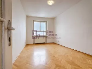 Pronájem bytu 2+1, Jindřichův Hradec - Jindřichův Hradec I, Komenského, 70 m2