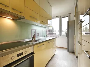 Pronájem bytu 4+1, Jindřichův Hradec - Jindřichův Hradec II, sídliště U Nádraží, 65 m2