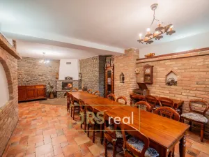 Prodej rodinného domu, Čejkovice, 468 m2