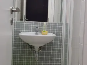 Pronájem bytu 1+kk, Praha, Hornoměcholupská, 22 m2