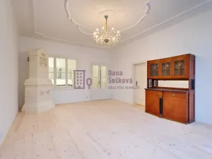 Pronájem bytu 2+1, Jindřichův Hradec - Jindřichův Hradec I, nám. Míru, 71 m2