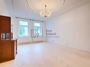 Pronájem bytu 2+1, Jindřichův Hradec - Jindřichův Hradec I, nám. Míru, 71 m2