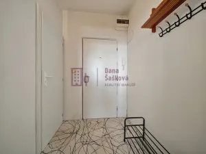 Pronájem bytu 1+kk, Jindřichův Hradec - Jindřichův Hradec II, sídliště U Nádraží, 25 m2