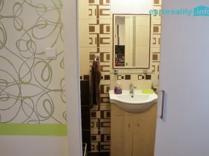 Pronájem bytu 2+kk, Karlovy Vary, Sokolovská, 44 m2