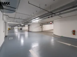 Pronájem garážového stání, Praha - Karlín, Za Karlínským přístavem, 13 m2