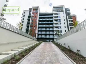 Pronájem garážového stání, Praha, Sanderova, 14 m2